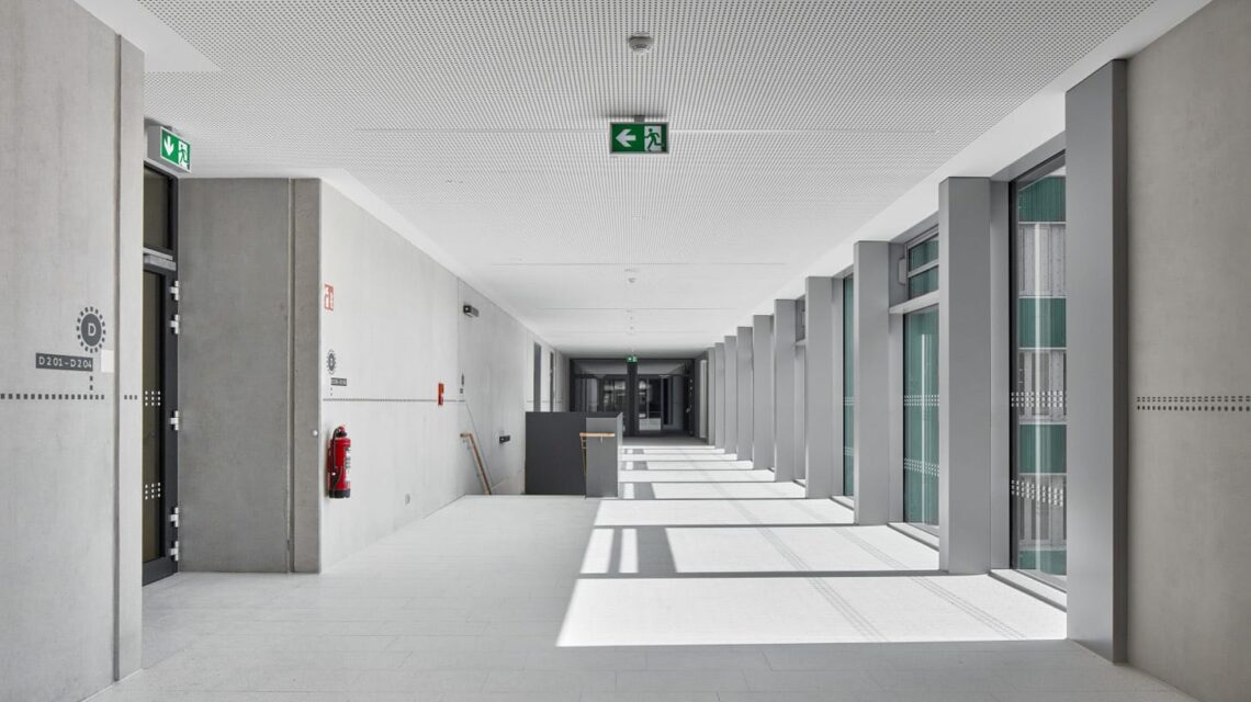 Flur Gesamtschule Wasseramselweg Köln
